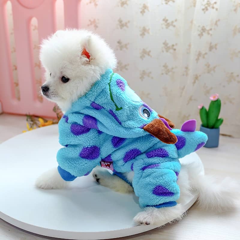 Chien avec notre pyjama Sullivan pour chien