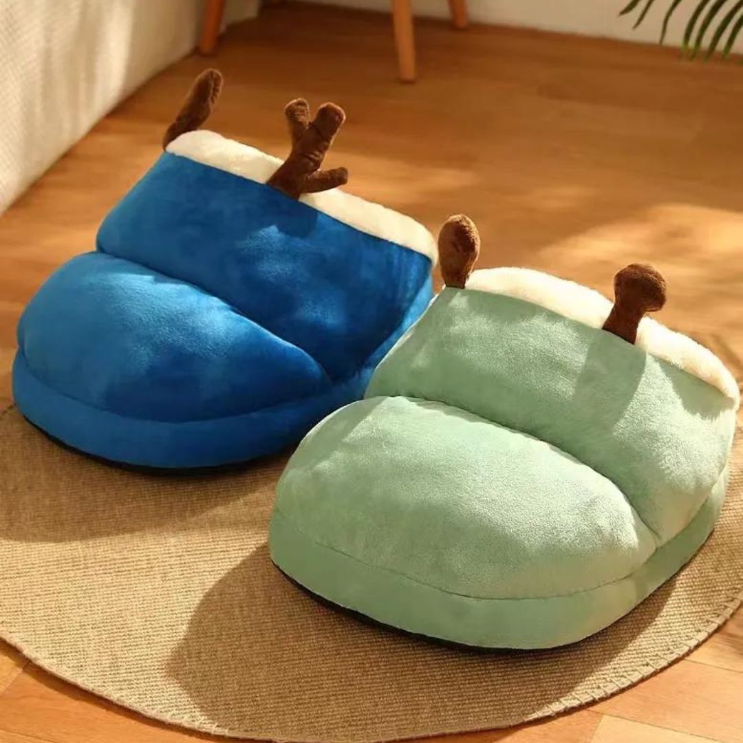 Design ludique de notre couchage en forme de pantoufle pour chien et chat