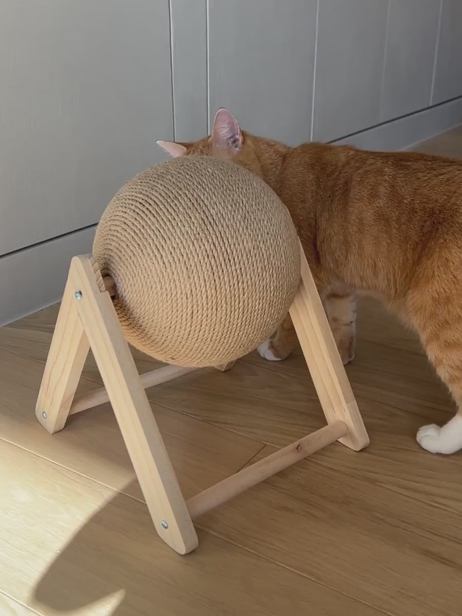 Présentation du griffoir en boule de sisal pour chats