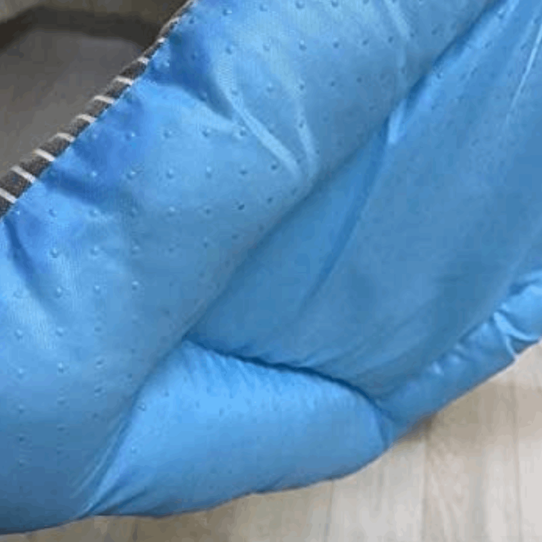 Dessous anti dérapant du tapis rafraichissant bleu pour chien