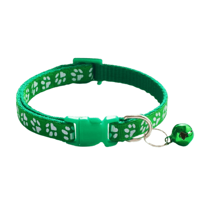 Collier vert avec clochette pour chat