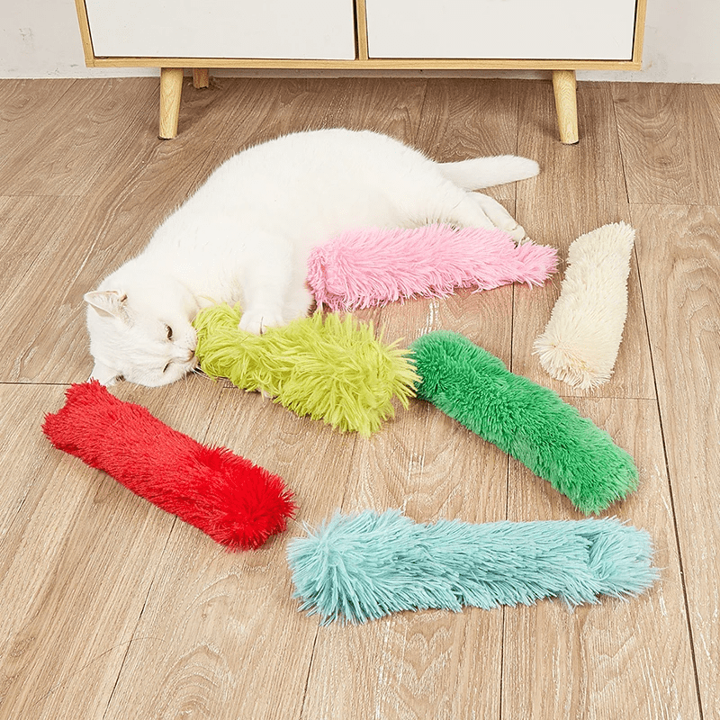 Peluche couinante pour chat disponible en différents coloris